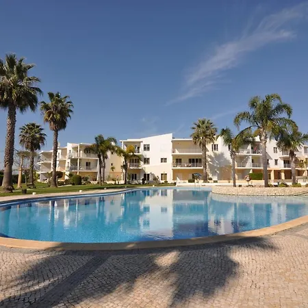 Sea And Pool At Da Daire