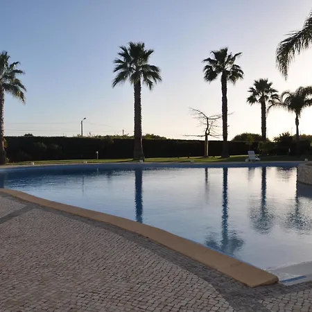 Daire Sea And Pool At Da Alvor