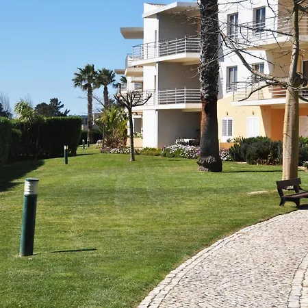 Sea And Pool At Da Apartmán