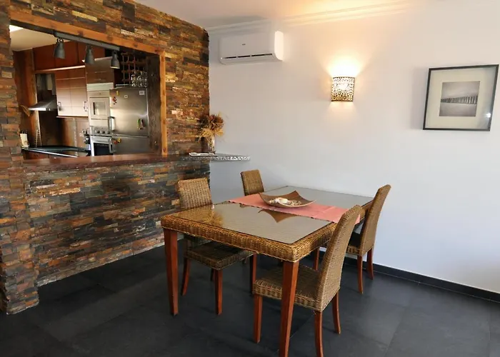 Sea And Pool At Da Apartmán