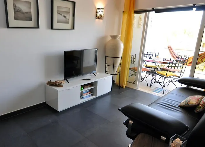 Sea And Pool At Da *