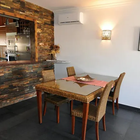 Sea And Pool At Da Apartament