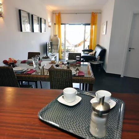 Sea And Pool At Da אלבור