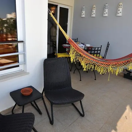 Sea And Pool At Da אלבור