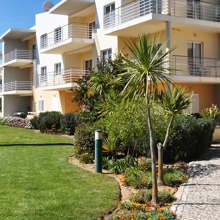 Sea And Pool At Da * אלבור