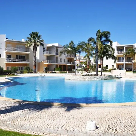 Sea And Pool At Da