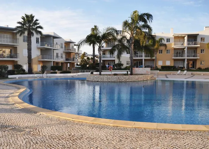 Sea And Pool At Da *