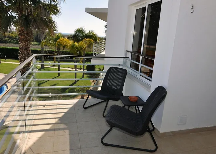 Sea And Pool At Da 阿尔沃尔