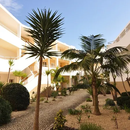 Sea And Pool At Da Apartamento