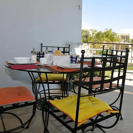 Sea And Pool At Da Apartamento Alvor